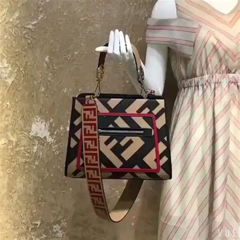 Saldi Cinture Fendi da Donna: 30+ Prodotti 